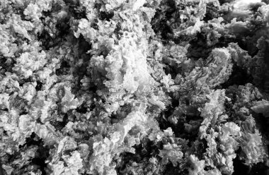 Altın nektarla dolu altıgen bal peteklerinden arı damlayan bal damlası, bal peteği yaz kompozisyonu doğal bal damlası, balmumu çerçeve arısına damlayan bal damlası, bal peteğine damlayan bal damlası