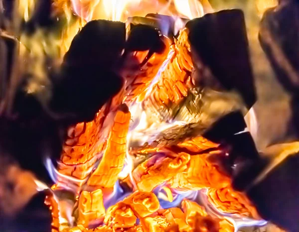 Hermosa Chimenea Antigua Con Fuego Llama Para Calefacción Sala Edificio —  Fotos de Stock
