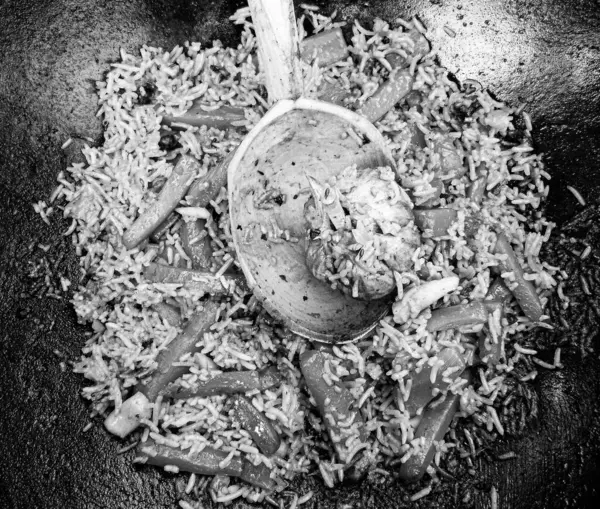 Fotografie Naar Thema Mooie Smakelijke Rijst Gegrilde Pelaf Pot Klaar — Stockfoto