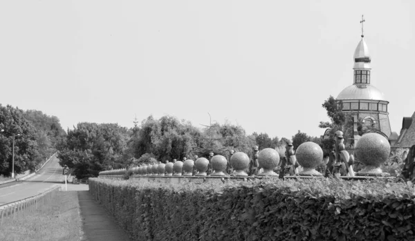 Християнський Церковний Хрест Високій Вежі Молитви Фотографія Складається Красивої Церкви — стокове фото