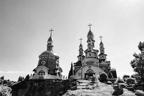 Křesťanský Kostel Kříž Vysoké Věži Pro Modlitbu Fotografie Skládající Krásného — Stock fotografie