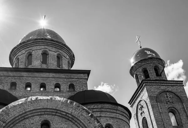 Христианская Церковь Крест Высокой Башне Шпиль Молитвы Фотография Состоящая Красивой — стоковое фото