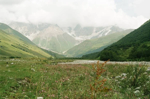 Kafkasya Dağları Gürcistan Dağları Svaneti Dağları Analog Film Fotoğrafı Georgia — Stok fotoğraf