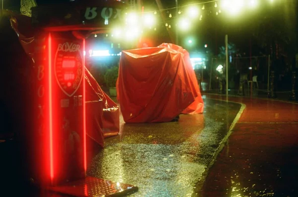 Pluie Néon Veilleuses 35Mm Film Analogique Photo Géorgie — Photo