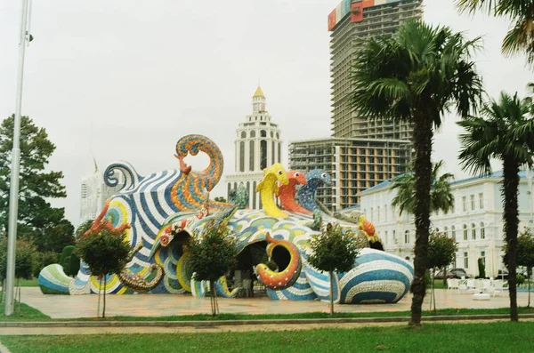Batumi Georgia Monument Mozaïek Octopus Fantasie Cafe 35Mm Analoge Film — Stockfoto