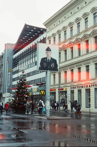 Checkpoint Charlie Berlin Jerman Foto Film 35Mm — Stok Foto