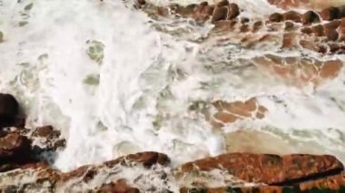 Okyanus dalgalarının, su akışının videosu 