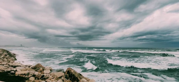 Portugal Tempestade Chuvosa Mar Ondas Água Oceano — Fotografia de Stock