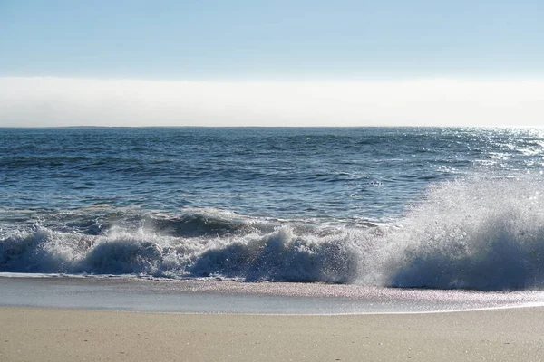 Κύματα Νερού Στην Ακτή Του Ατλαντικού Ωκεανού — Φωτογραφία Αρχείου