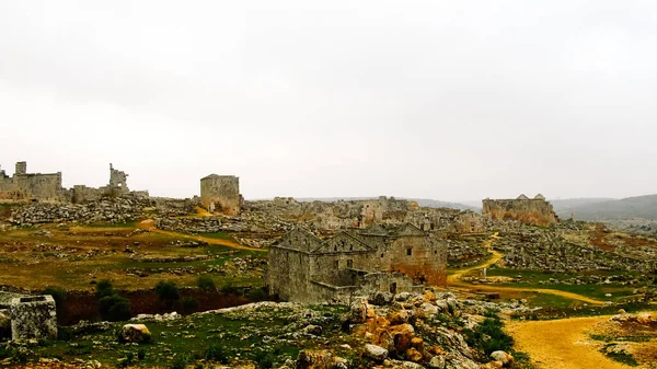 被毁被遗弃死城 Serjilla 在叙利亚的全景 — 图库照片