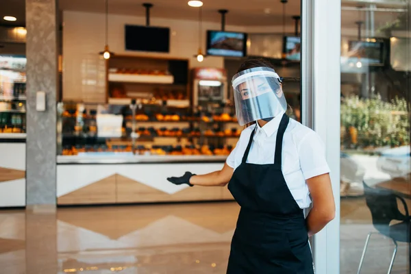 Beautiful Woman Face Shield Protective Mask Working Bakery Fast Food — Stock Photo, Image