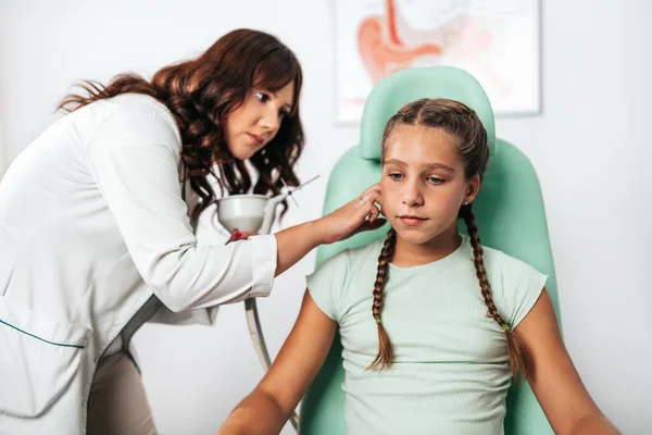 Otolaryngologist Doing Ear Irrigation Earwax Removal Beautiful Teenage Girl Modern — Fotografia de Stock