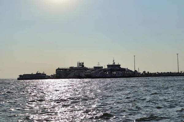 Bostanli limanı görüntüsü uzak mesafeden