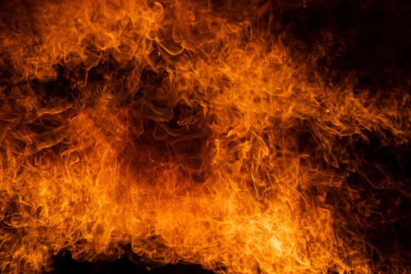 火の炎黒い背景の炎 — ストック写真
