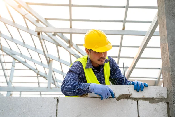 Close Cemento Industriale Installazione Cemento Cantiere Ingegneria Costruzioni Concetti — Foto Stock