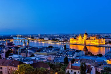 Budapeşte Macaristan Mimari Meclis Binası Charles Köprüsü