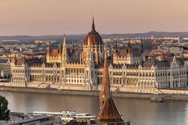 Budapest Hungría Parlamento Arquitectura Edificio Charles Bridge — Foto de Stock