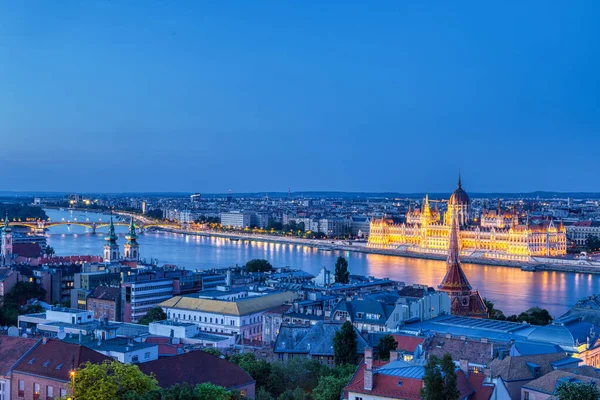Budapest Hungría Parlamento Arquitectura Edificio Charles Bridge — Foto de Stock