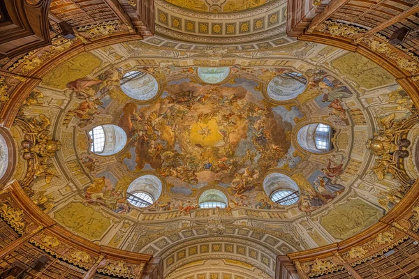 Arquitetura Igreja Montanhas Pequenas Cidades Aldeias Viena Salzburgo Áustria Maio — Fotografia de Stock