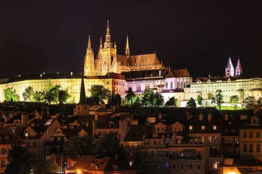 Çek Cumhuriyeti 'nin Prag bölgesinde ve çevresinde kaleler, köprüler, mimari ve binalar, şehirler ve kasabalar