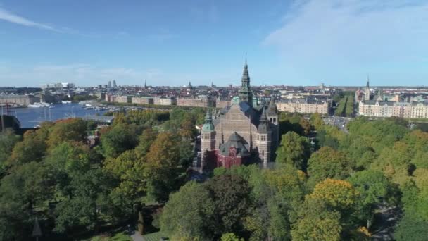 50fps Aerial View building Museu do Norte localizado na ilha Djurgarden em Estocolmo, Suécia — Vídeo de Stock