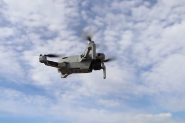 Açık havada İHA uçuşu - karaya iniş