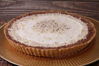 Kremalı ve kremalı limonlu tart.