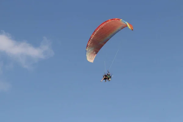 Person Flying Paraglider Air — Fotografia de Stock