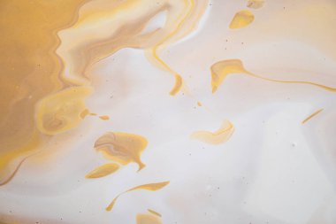 Boyaları karıştırıyorum. Modern sanat. Mermer dokusu. Yaratıcı soyut el boyası arka plan, duvar kağıdı, doku, akrilik sıvı sanatının yakın plan parçası. Soyut renkli arkaplan, duvar kağıdı.