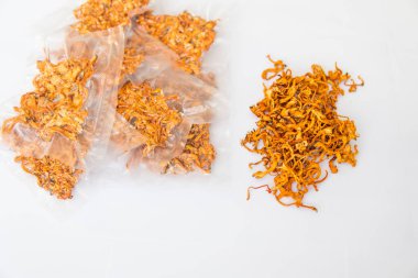 Adenozin tedavisi. Kuru Taze Cordyceps. Kordycepin kullanıyorum. Askeri mantar. Kuru kordyceps. İnsan Sağlığı Mantarları. Askeri mantar. Kuru kordyceps. Kuru Taze Cordyceps vakumlu paketleme.