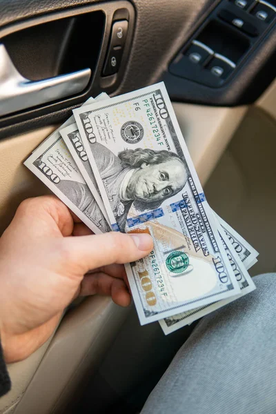Detailní Hand Money Car Money Loan Credit Financial Lease Car — Stock fotografie