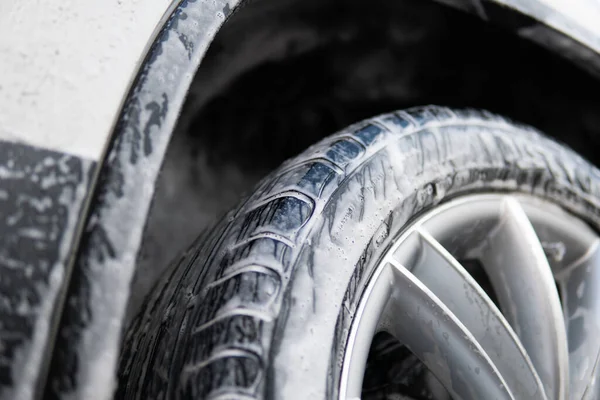 Handmatige Carwash Met Witte Zeep Schuim Het Lichaam Wassen Met — Stockfoto