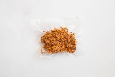 Vakumlu paketlerde kurumuş taze Cordyceps. Kuru kordyceps. Adenozin tedavisi. Kuru Taze Cordyceps. Askeri mantar. Askeri mantar. Kordycepin kullanıyorum. İnsan Sağlığı Mantarları. Kuru kordyceps.