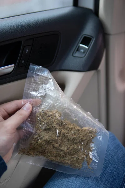 Cerrar Las Flores Marihuana Brote Cannabis Molinillo Triturado Paquete Conjunto —  Fotos de Stock
