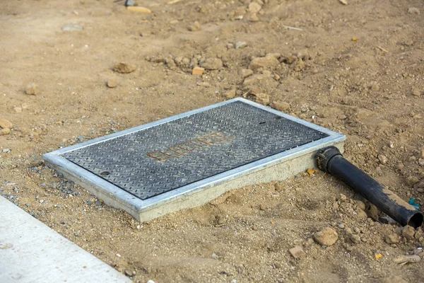 Recién Instalado Caja Utilidades Eléctricas Con Palabra Eléctrica Soldada Cubierta —  Fotos de Stock