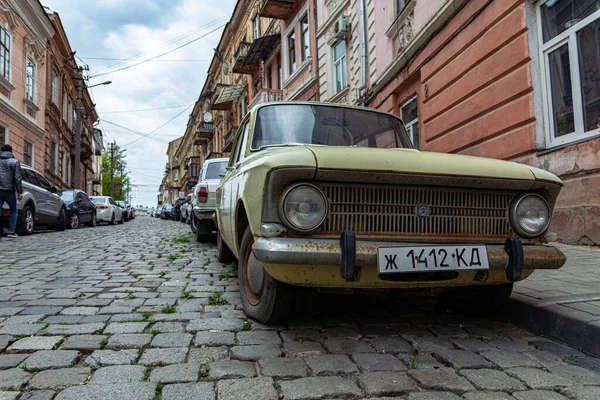 Ukraine Chernivtsi 2022 Street Parked Cars City Chernivtsi Old Car — Fotografia de Stock