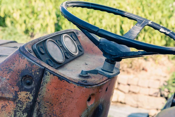 Alter Roter Oldtimer Traktor Mit Offenem Führerhaus Foto Eines Ländlichen — Stockfoto