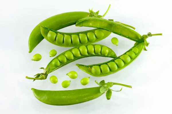 Tatlı bezelye beyaz arka plan üzerinde