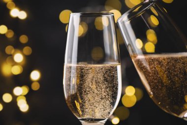 2020 Noel 'i, gözlüklü ve telif alanlı şenlikli kış mevsimi arka planı