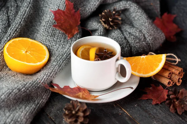 Outono Inverno Chá Quente Com Canela Laranja Bebida Quente Uma — Fotografia de Stock