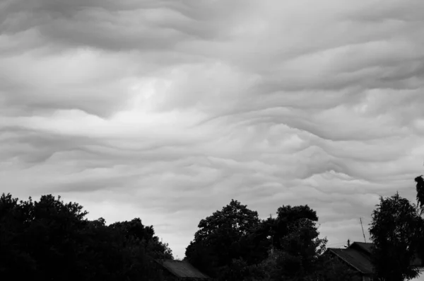 Fırtınadan önce gökyüzünde inanılmaz bulutlar