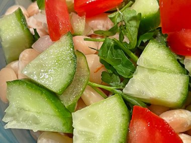 Lezzetli geleneksel Türk yemekleri, hindistan cevizi salatası.