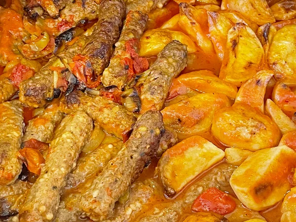 Pyszne Tradycyjne Potrawy Tureckie Klopsiki Ziemniakami — Zdjęcie stockowe