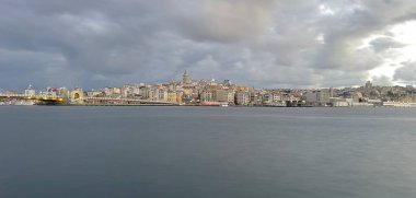 Rüya şehri İstanbul 'da. Şehir manzarası, eski şehir ve İstanbul 'daki galata kulesi manzarası. uzun pozlama.