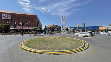 umraniye, istanbul, hindi-Eylül 18.2021 açık hava alışveriş merkezi. İstanbul 'un Asya yakasındaki modern mimarisi ve perakende mağazalarıyla Buyaka ve Meydan alışveriş merkezinin manzarası. 