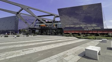 umraniye, istanbul, hindi-Eylül 18.2021 açık hava alışveriş merkezi. İstanbul 'un Asya yakasındaki modern mimarisi ve perakende mağazalarıyla Buyaka ve Meydan alışveriş merkezinin manzarası. 