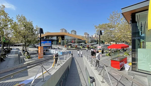 Umraniye Istanbul Turkei September 2021 Open Air Mall Der Blick — Stockfoto