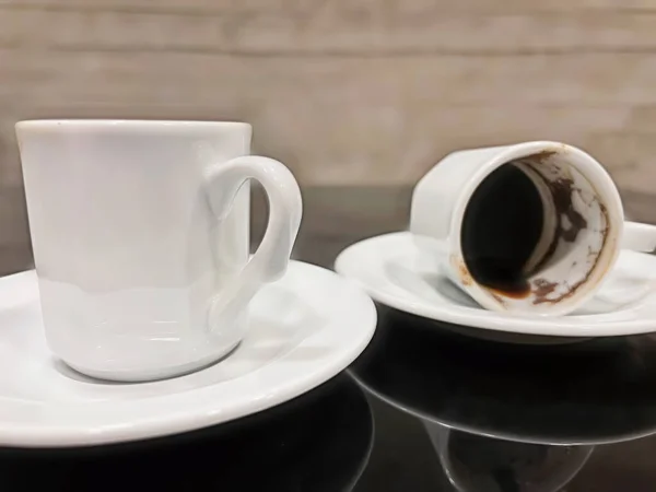 Чашки Белого Кофе Пьяный Турецкий Кофе — стоковое фото