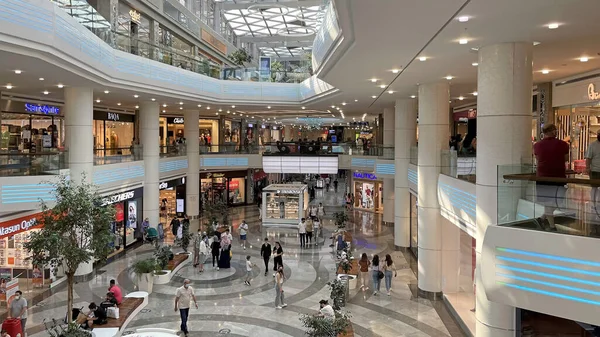 Vista Interna Centro Comercial Aqua Pessoas Lojas Varejo Distrito Florya — Fotografia de Stock