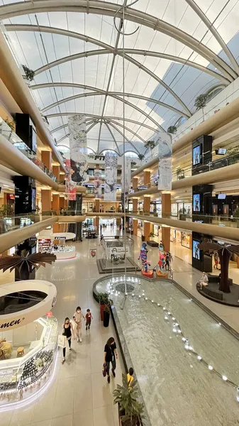 Atakoy Istanbul Turkey July 2021 Internal View Aplus Mall People — стокове фото